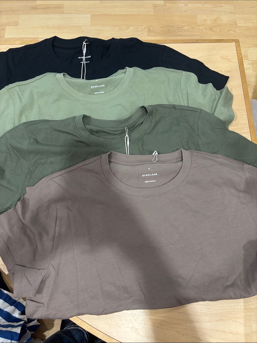 Everlane Lot 4 Short-Sleeve Crew Tees in Black, Sage, Olive, and Taupe